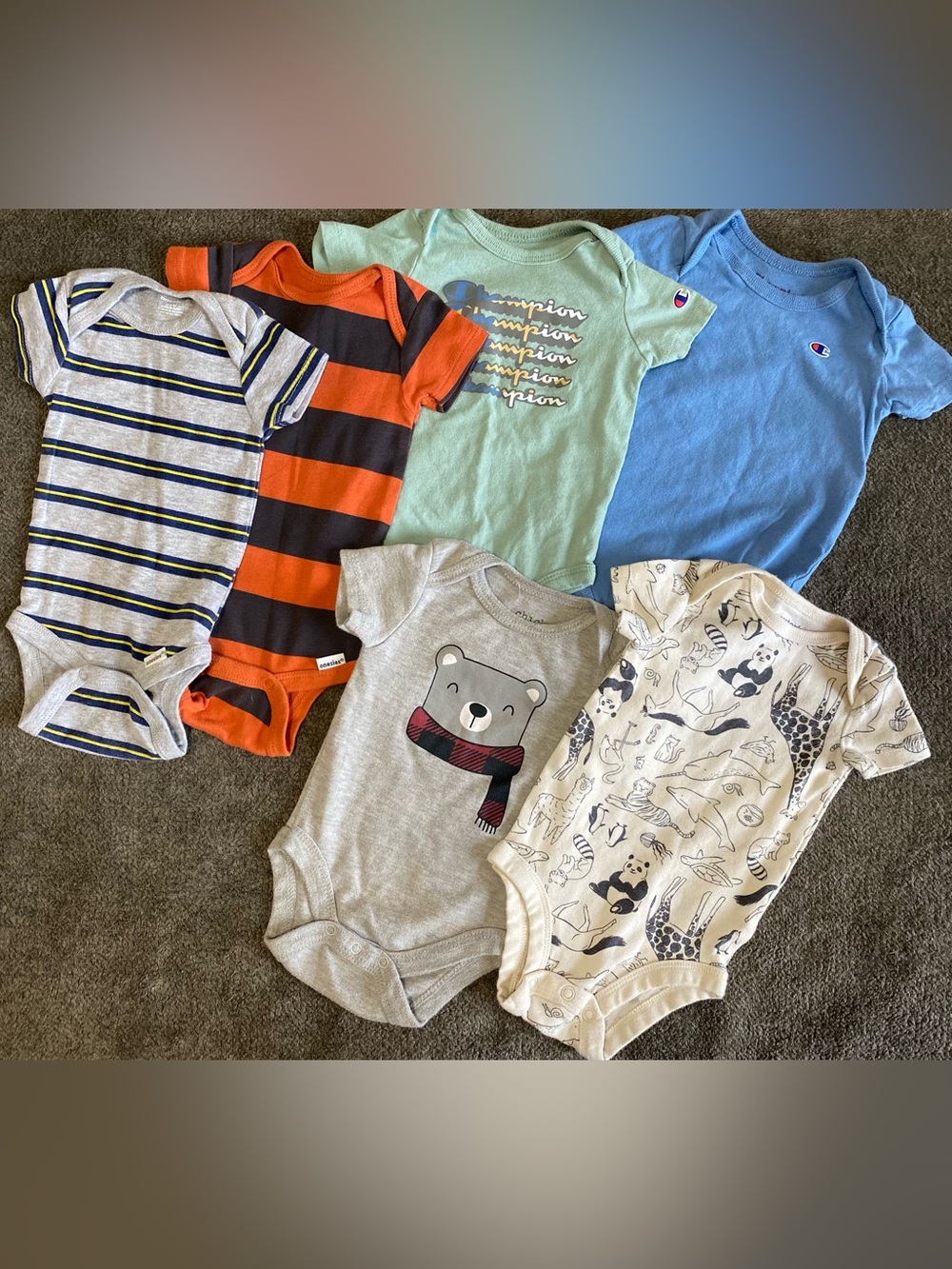 Gerber champion Carter’s baby boy’s body suits bundle 0-3 months